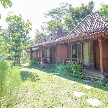Hotel Balkondes Kenalan Magelang Exterior foto