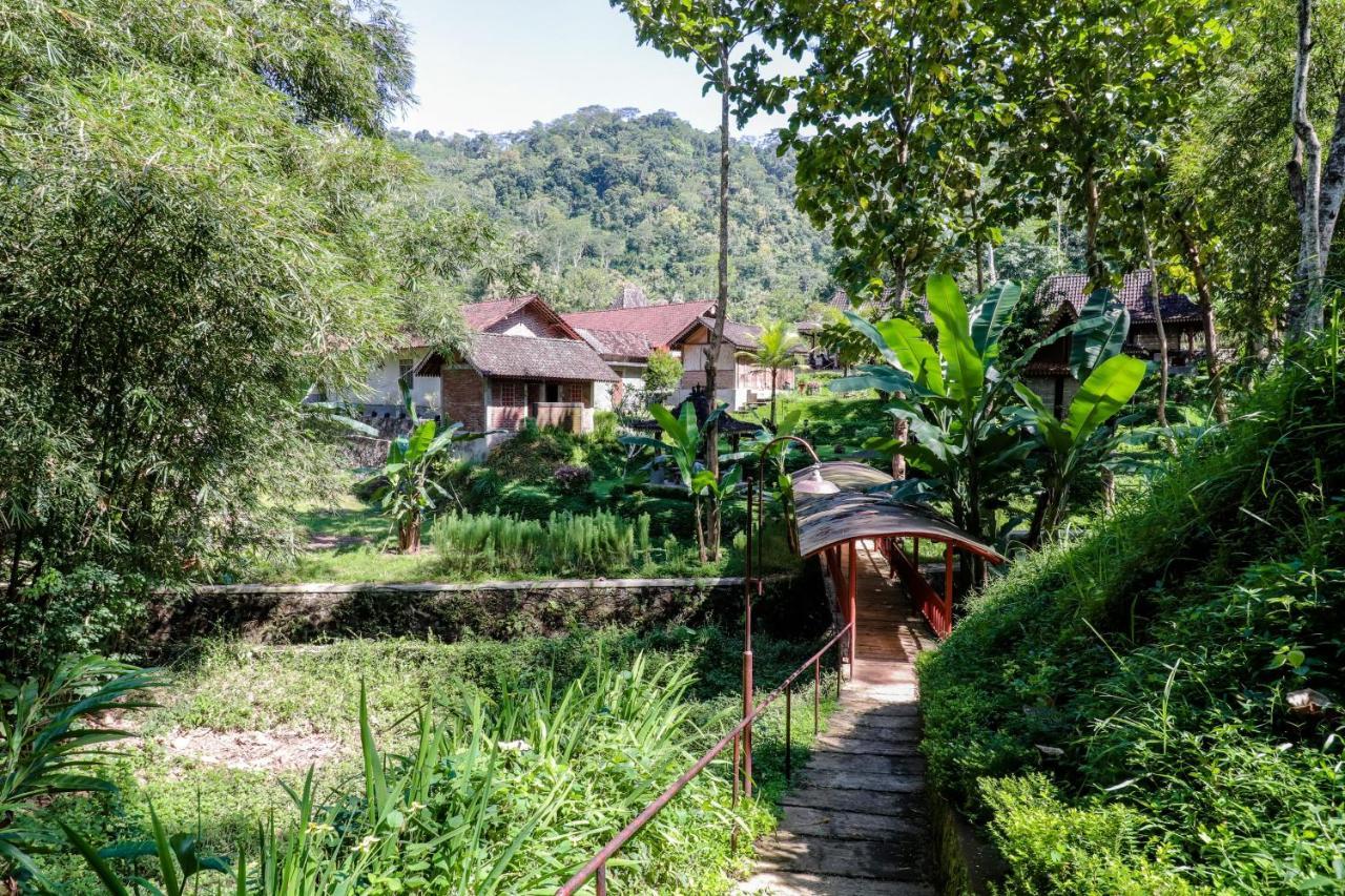 Hotel Balkondes Kenalan Magelang Exterior foto