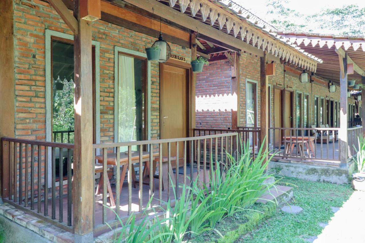 Hotel Balkondes Kenalan Magelang Exterior foto