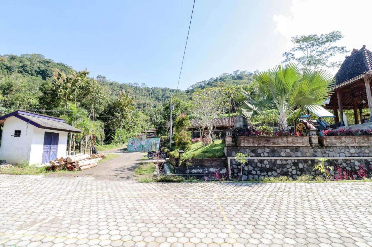 Hotel Balkondes Kenalan Magelang Exterior foto