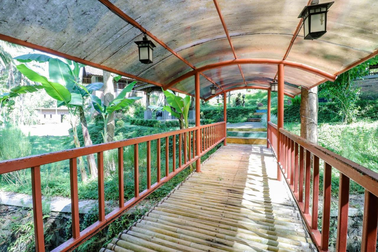 Hotel Balkondes Kenalan Magelang Exterior foto