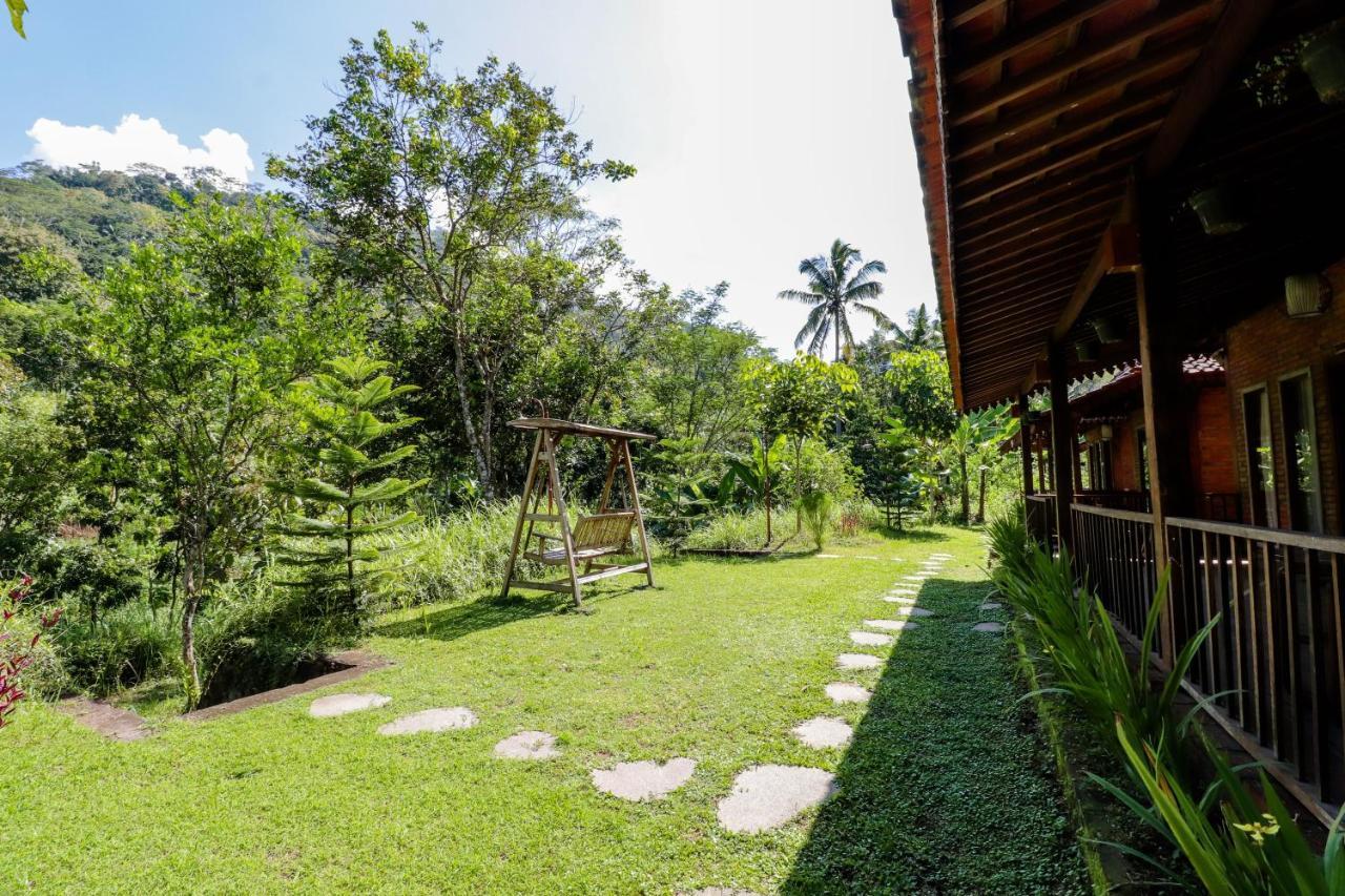 Hotel Balkondes Kenalan Magelang Exterior foto