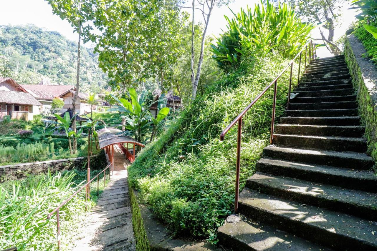 Hotel Balkondes Kenalan Magelang Exterior foto